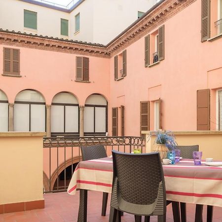 Galleria Del Toro Apartments Bologna Luaran gambar