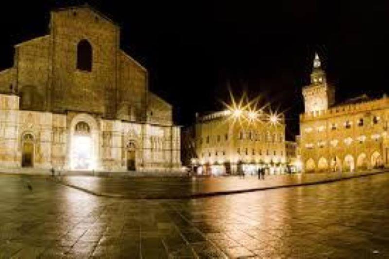 Galleria Del Toro Apartments Bologna Luaran gambar